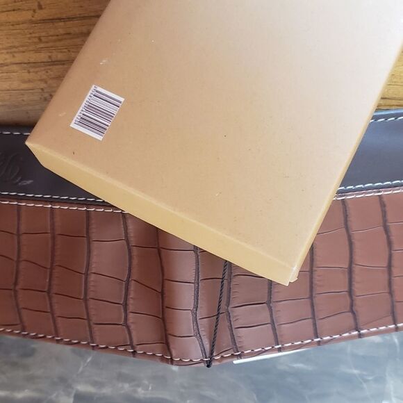 Brown Vegan leather croc design embossed - Picture 5 of 7